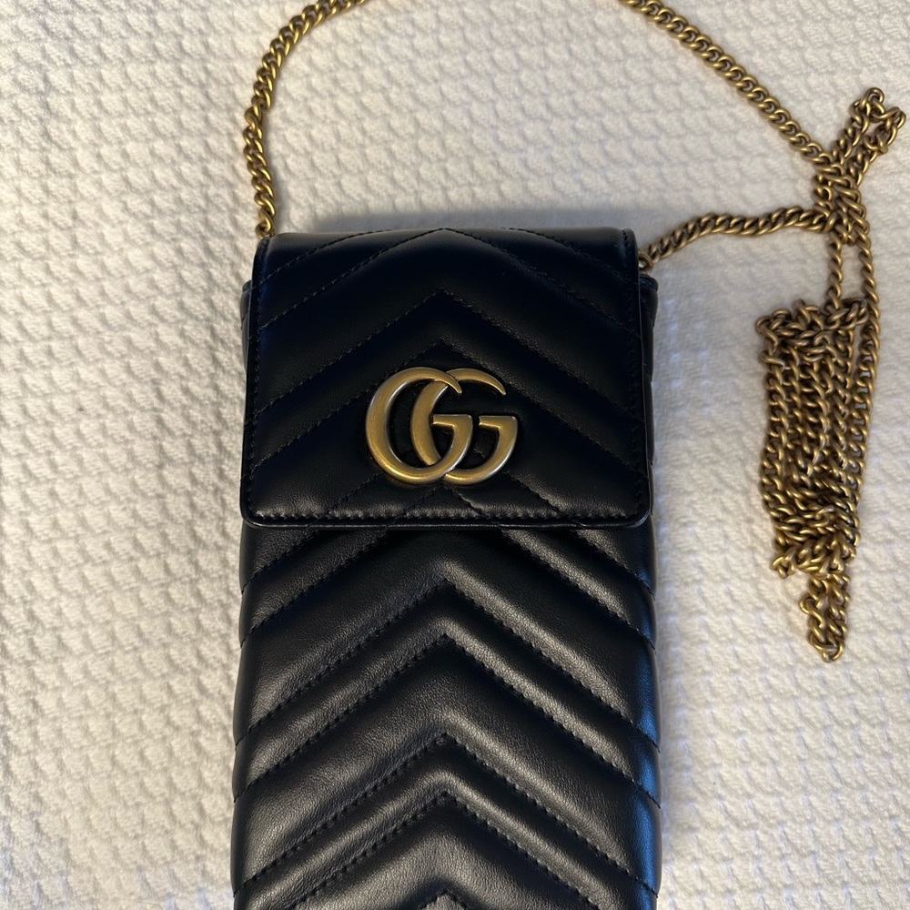 Gucci Black Chevron GG Marmont Crossbody Pouch with Gold Hardware - Picture 6 of 8